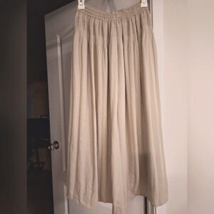 NWOT: Uniqlo flowy maxi skirt, beige grey, size XS
